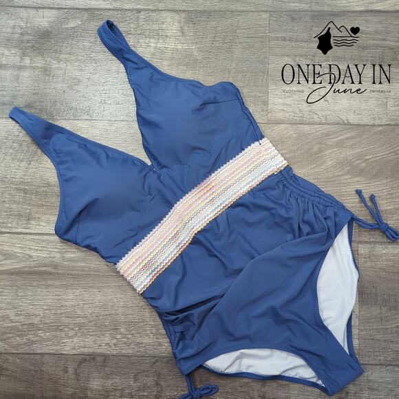 Blooming Jelly V Front Cinched Side One Piece Swimsuit Size L - Picture 3 of 7